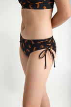 Įdėkite nuotrauką į Galerijos peržiūrą, 🩸🩸🩸🩸🩸🩸 MODIBODI maudymosi kelnaitės mergaitėms Tie Side Bikini Brief (gausiam kraujavimui / leopardo juoda)